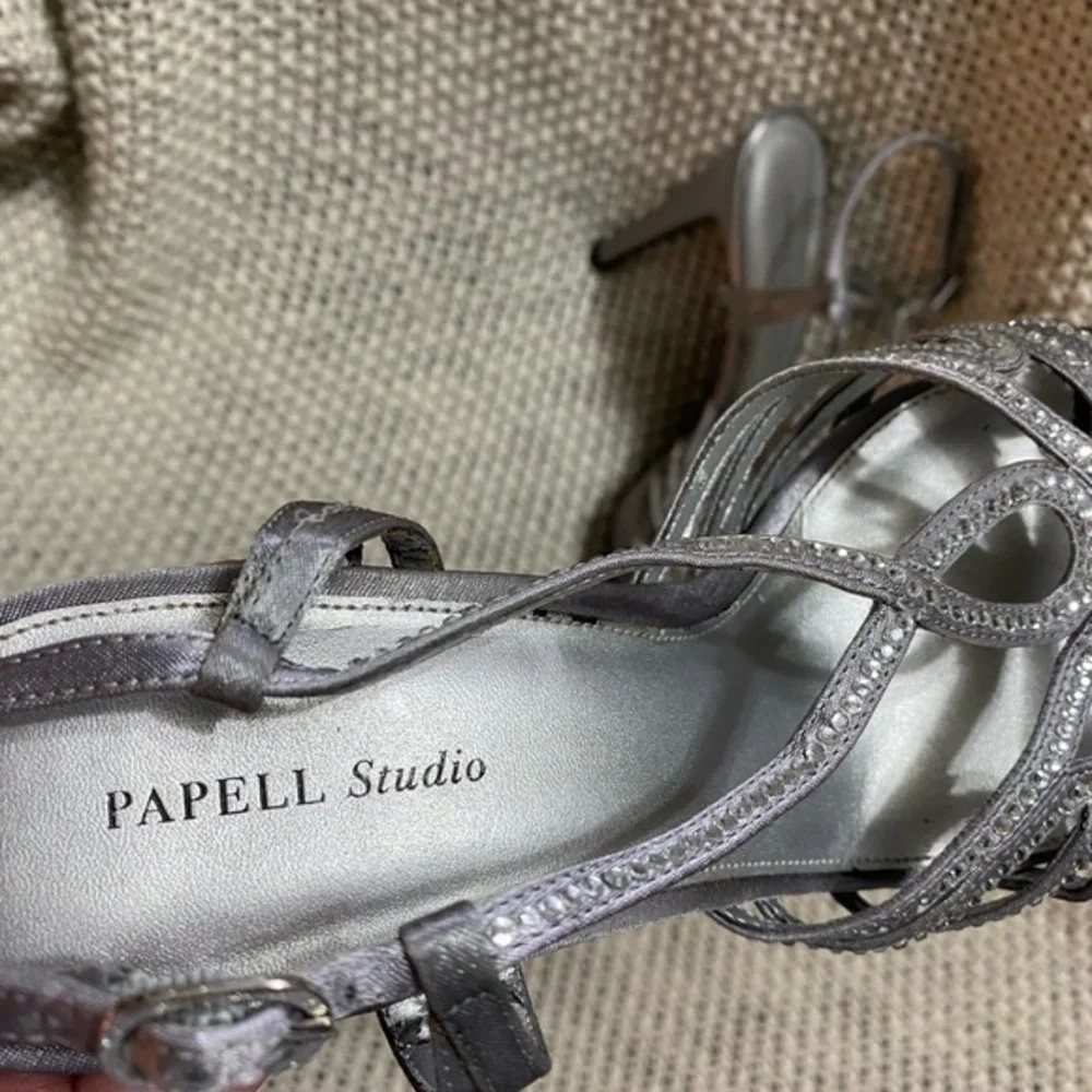 Papell‎ Studios Silver Heels, Size 7.5